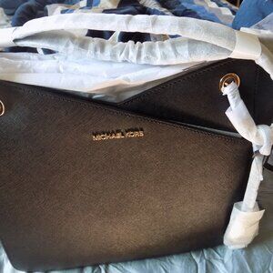 Michael Kors Large Black Leather Jet Set Travel Tote strap-chain/leather combo